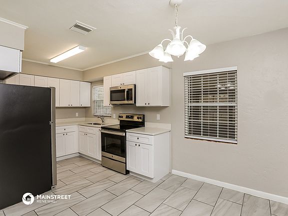 5th image of 2507 Highlawn Ave