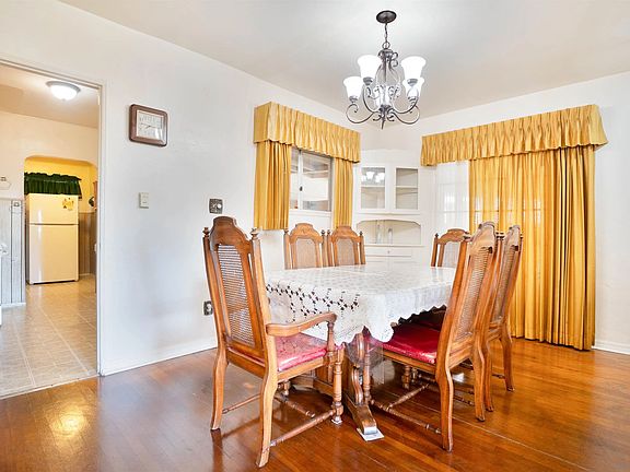 4th image of 3504 31st St