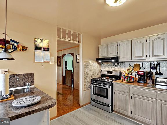 3rd image of 313 Kesselring Ave