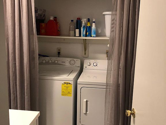 washer dryer in unit