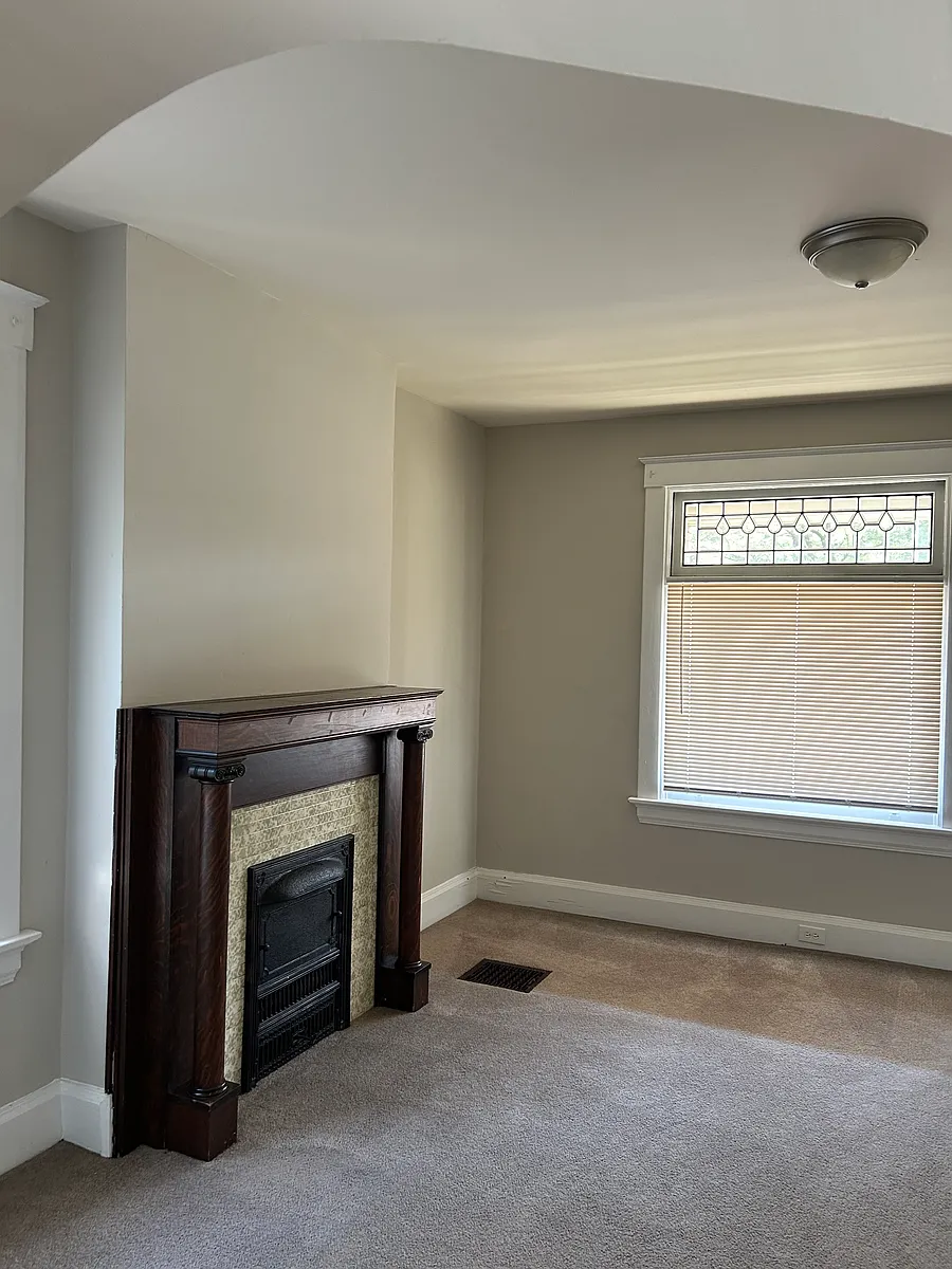 Building Photo - 2708 Markbreit Ave #1