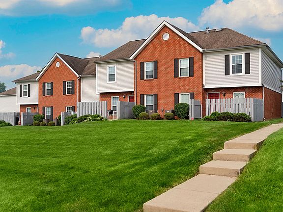 Front view of brick townhomes in Marysville, OH