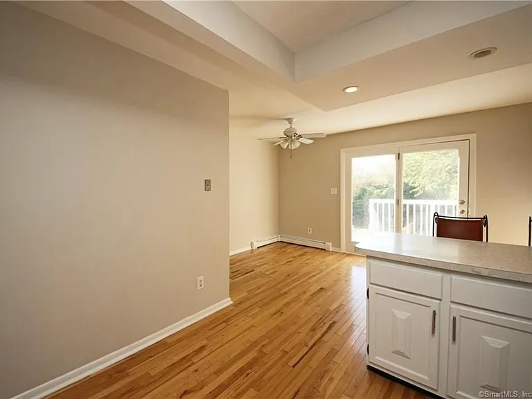 2030 Kings Hwy — Photo 12
