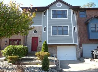706 Canterbury Dr, Coraopolis, PA 15108
