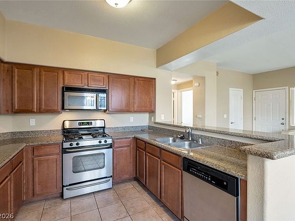 3rd image of 1704 Queen Victoria St Unit 102
