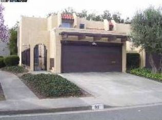 30 Villa Dr, San Pablo, CA 94806