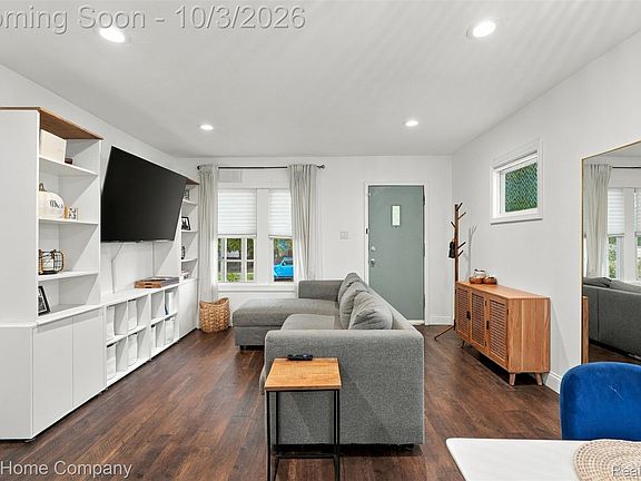 3rd image of 1493 Browning St