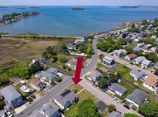 84 Newport Rd, Hull, MA 02045