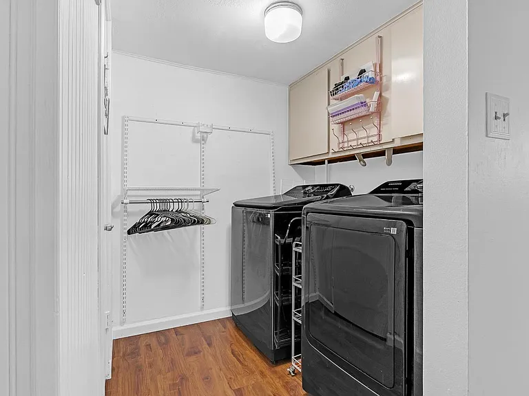 6687 Greenback Ln — Photo 17