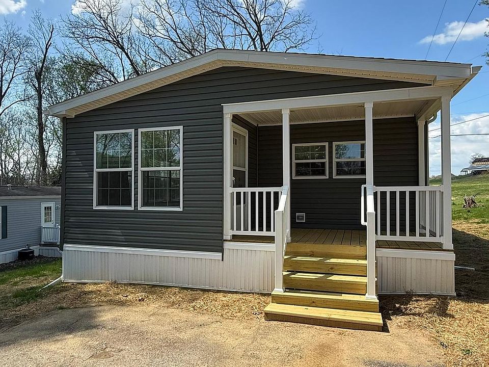 1st image of 11 Dogwood Dr
