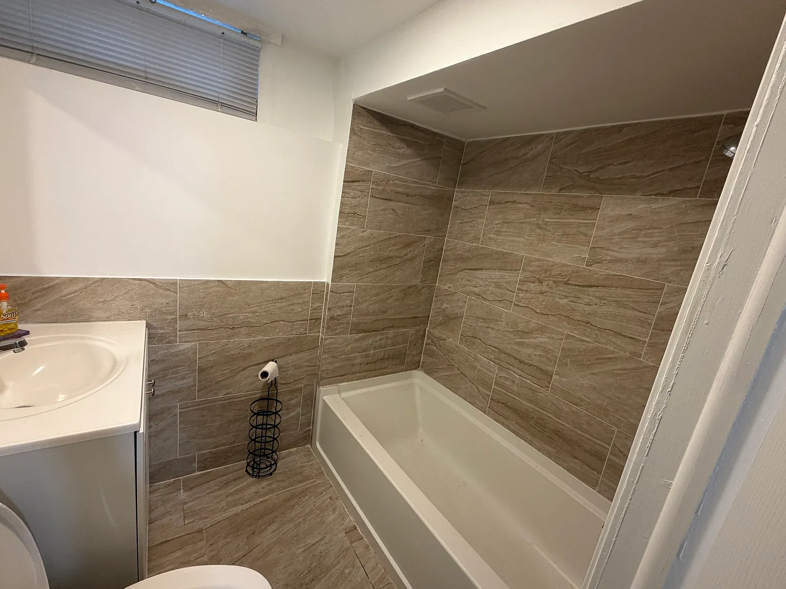1601 Dexter Ave — Photo 2