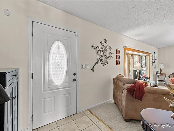 2nd image of 1016 Congress Dr