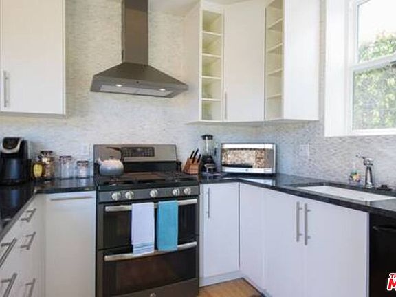 4th image of 7445 W 81st St