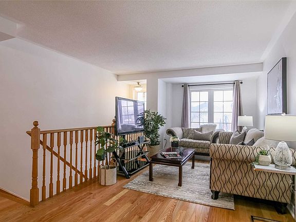 5th image of 3644 A Saint Clair Ave E