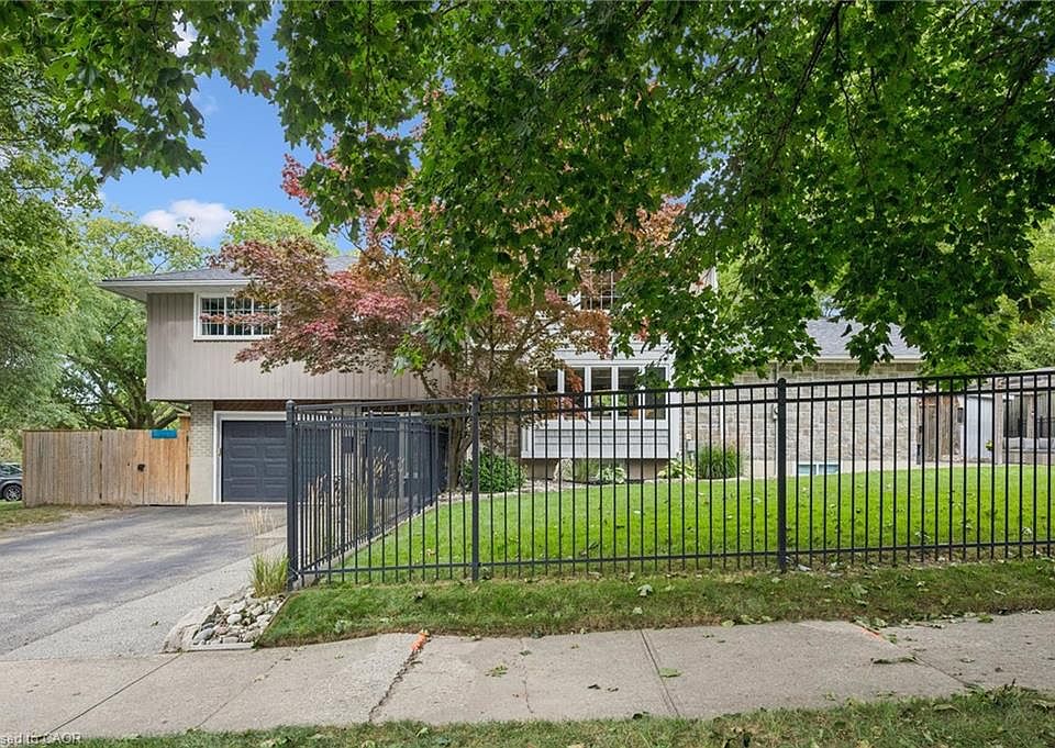 1st image of 112 Margaret Ave N