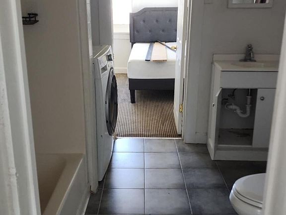 4th image of 151 N Pendell Rd APT D