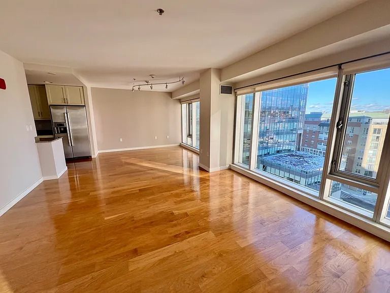 200 Exchange St — Photo 6