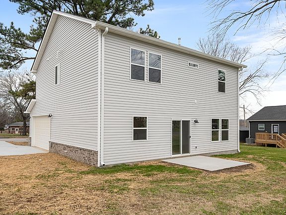 5th image of 101 Hilltop Dr