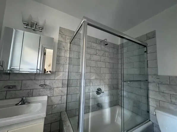 405 East 54th Street image 13 of 19