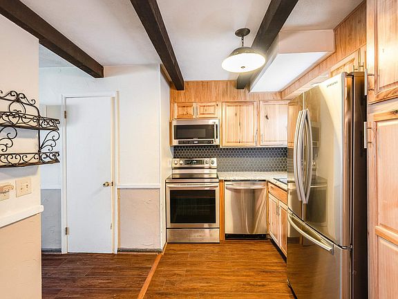 4th image of 175 Passage Ln
