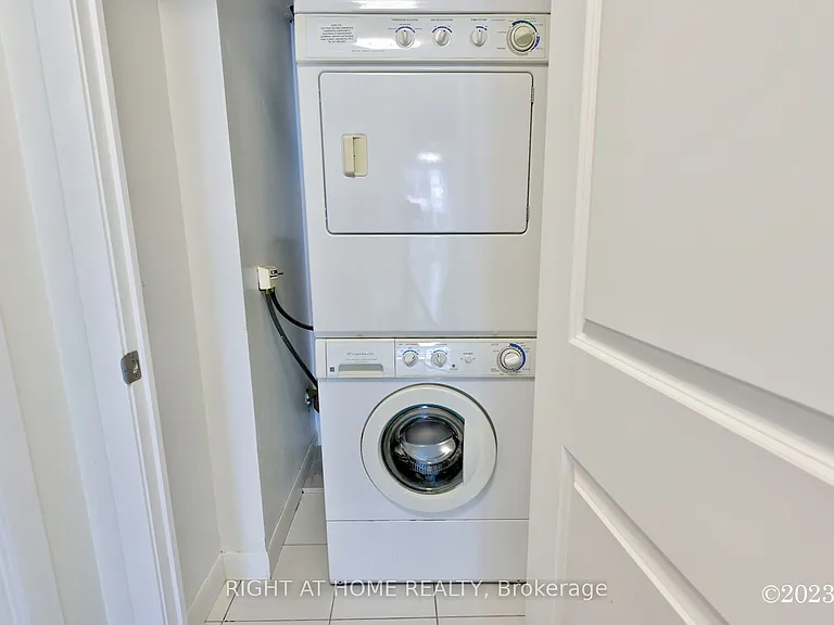 5793 Yonge St #1009 — Photo 17
