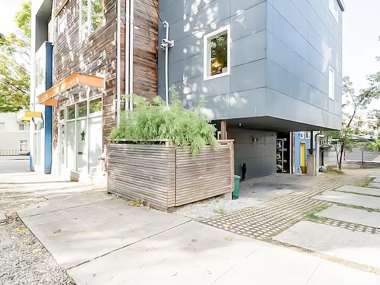 1826 E Yesler Way — Photo 21