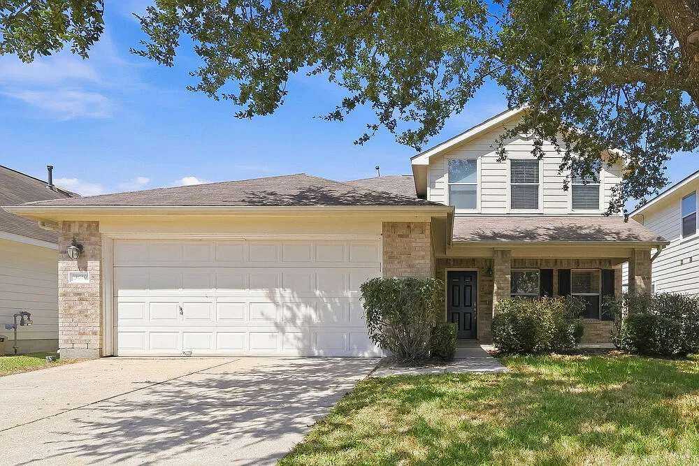 4 bed, 2.5 bath, 2658 sqft, $2,175 — Photo 1