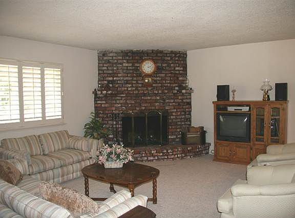 4th image of 41852 Crass Dr