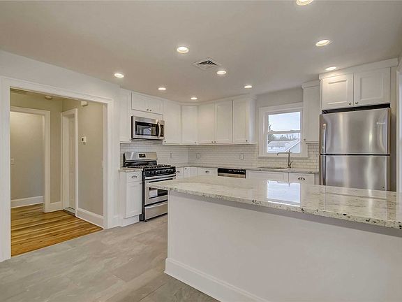 3rd image of 22 1st St Unit 2