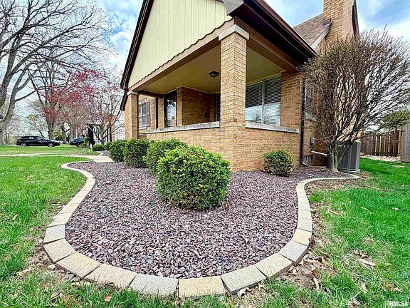 5th image of 814 W Stratford Dr