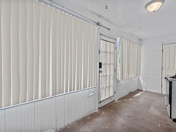 4th image of 160 Park Ave #160
