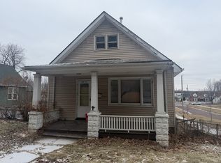 439 5th Ave, Moline, IL 61265