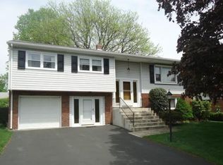 219 Oakwood Dr, Whitehall, PA 18052