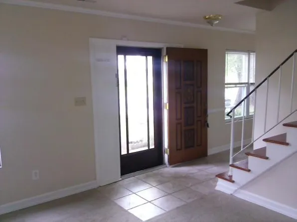89 Fort Worth St, Hampton, VA 23669