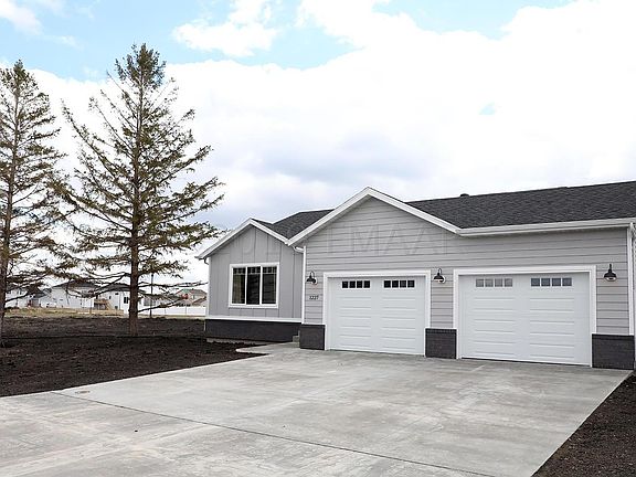 2nd image of 1227 Barnes Dr W