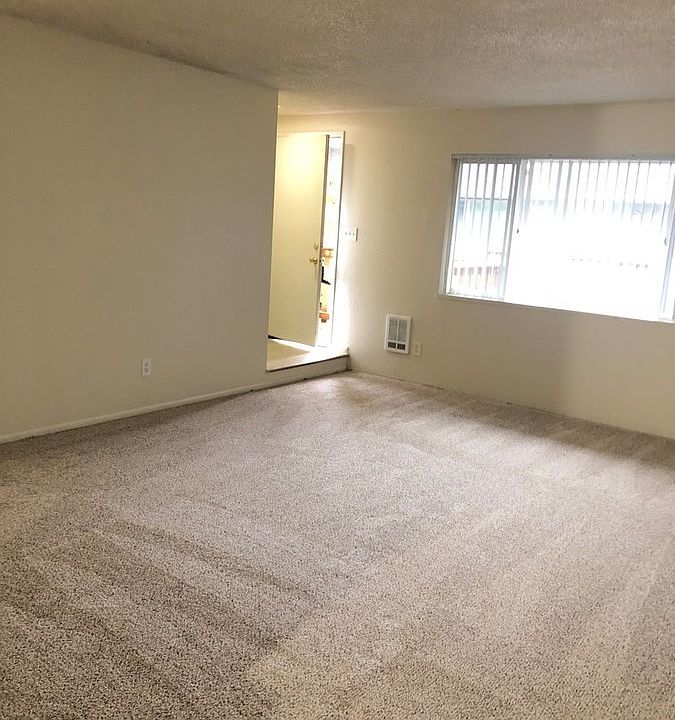 1st image of 2092 SE Pinelane St