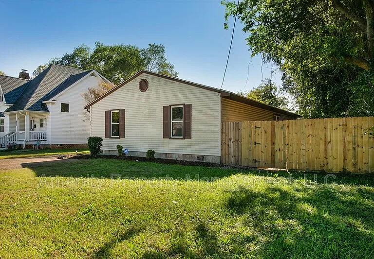 36 Old Fox Hill Rd — Photo 3