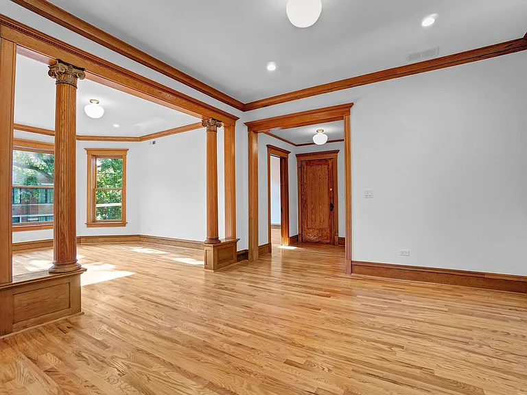1233 N Hoyne Ave #2 — Photo 13