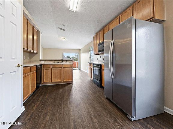 3rd image of 6960 RAPID RIVER Drive