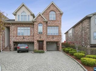 2460 3rd St #2460, Fort Lee, NJ 07024