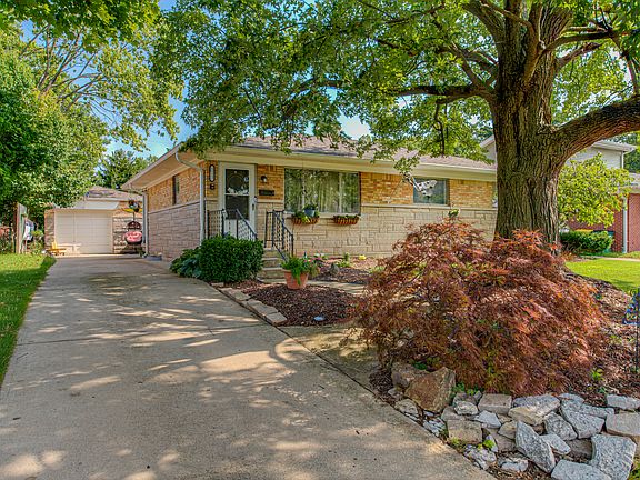 4th image of 5522 Meadowood Dr
