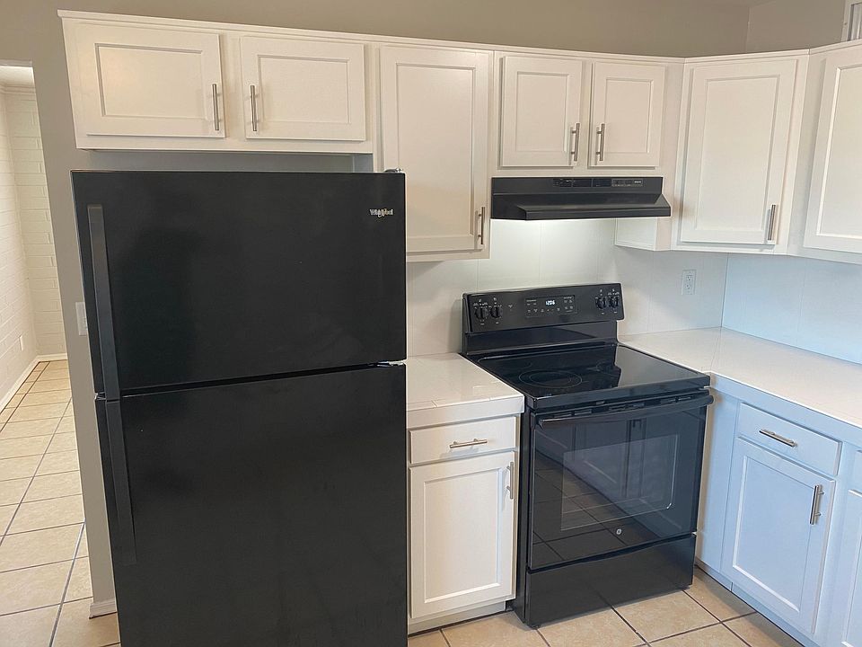 1st image of 7024 N 76th Ave APT 1