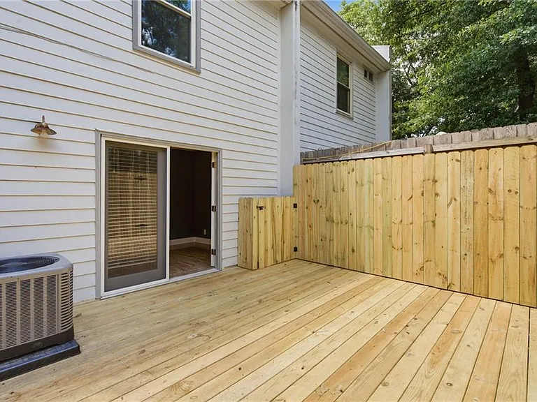 856 Saint Charles Ave NE #8 — Photo 17