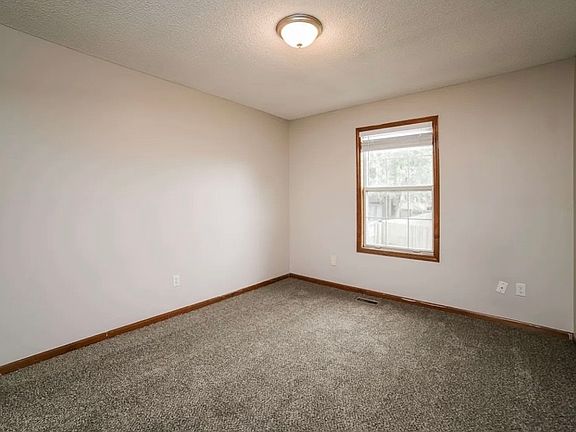 2nd image of 1403 Magnolia Dr #1