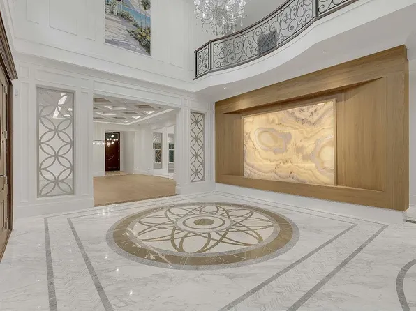 2458 140th St, Surrey, BC V4P 2C6