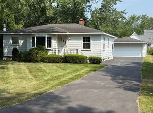 5524 Walling Dr, Waterford, MI 48329