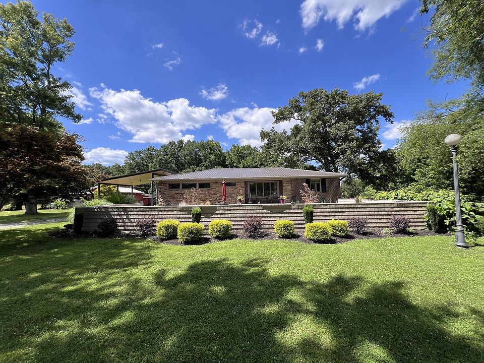 1st image of 724 Farris Ln