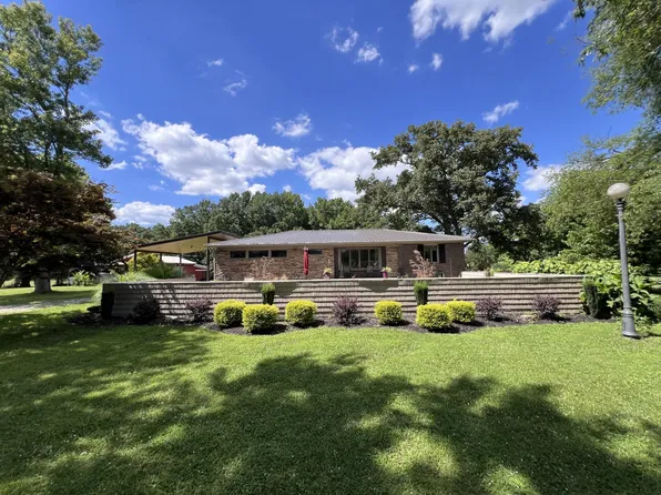 724 Farris Ln, Belvidere, TN 37306