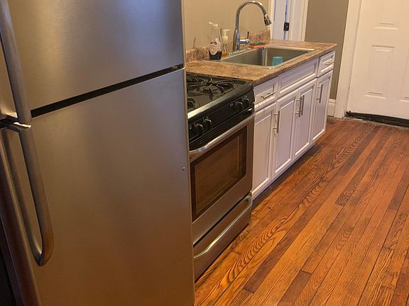 5th image of 912 Lafayette Ave #1
