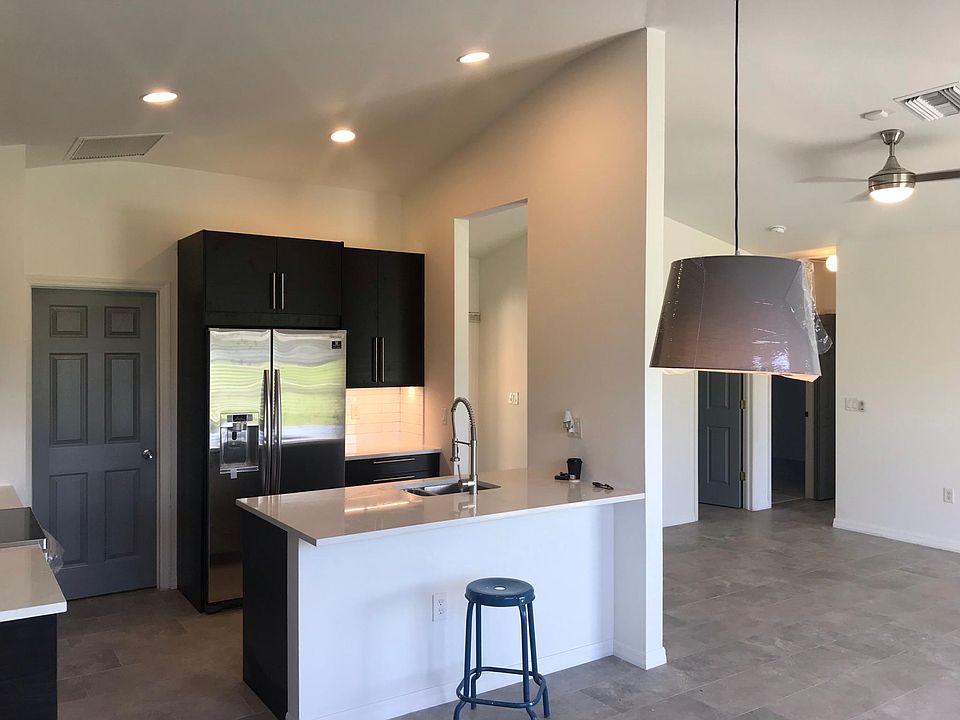 Kitchen with Overhang Island